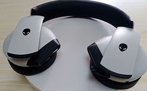 11_新年新气象，来看看外星人的510H耳机细节展示，以及搭配蓝牙接收器，真的是出街必备！#耳机 #头戴式耳机 #外星人alienware #长沙外星人