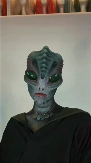 #makeup #makeupartist #fxmakeup #halloween #makeuptutorial #alienmakeup #prostheticsmakeup