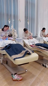 Holiday parties feeling a little… predictable? Let’s switch things up. Celebrate the season with something your guests will love. Our facial bars are perfect for holiday gatherings, birthdays, and group get-togethers—complete with curated treatments and personalized touches for every guest. Reserve your group experience today. #ToskaSpa #HolidaySkinPrep #FacialBarParty | Toska Spa & Facial Bar