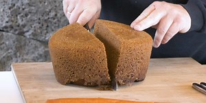 How traditional volcanic lava bread is made in Iceland