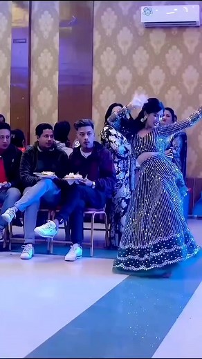 Beautiful Trending #dance Performance ❤️❤️❤️ . Your favourite @the_wedding_dance_india ✅ #theweddingdanceindia 💥💥💥 . . #reels #wedding #sangeet #brideentry #explor #foryou | The Wedding Dance India