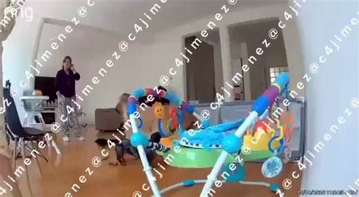 Yo lo que no entiendo es cómo alguien puede conseguir un PISTOLA en México 🥺🥺🥺 es tan difícil conseguirla aquí y de buenas a primeras una anciana consigue una sin pedos y puede matar a quien quiera WTF