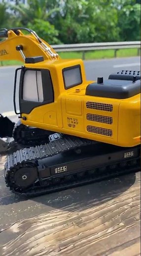 Remote Control Excavator Unboxing & Review | Powerful RC Construction Machine 🚜