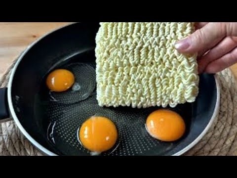Don't just boil instant noodles! My mom taught me how to make this dish with eggs!Quick & Easy