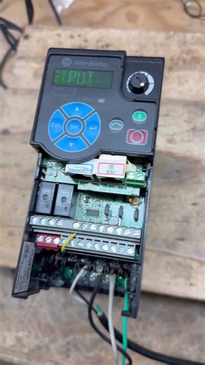 Allen Bradley Powerflex 525 test after repair. W15042 #allenbradley #worldwideindustrialsolutions