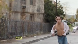 Découvrez dès maintenant et en exclusivité le premier (court) extrait du premier épisode de la nouvelle série basée sur l'univers Walking Dead "Fear The Walking Dead" ! Première diffusion prévue pour le mois d'août. Etes-vous prêt pour le début de l'infection ? | The Walking Dead. France
