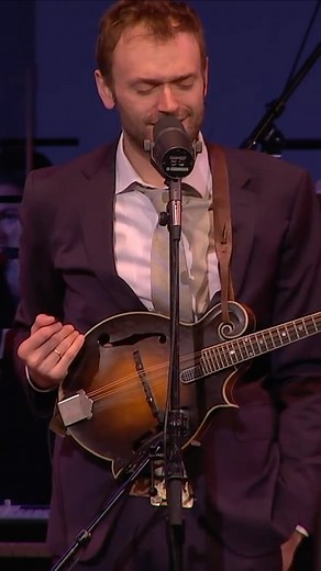 So much respect for Chris Thile and this phenomenal all-star band covering John’s “Goodle Days” on Live from Here back in 2019. It’s contemporary artists like Thile, intertwining their own voice with John’s, who have helped expose a new generation to these songs 🥰 🎥 Radio Heartland #ChrisThile #LiveFromHere #GoodleDays #mandolinplayer #JohnHartford | Hartford's Mammoth Collection