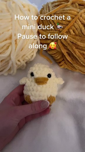 Crochet a mini duck with me 🥰 Pt.1/2 *NOT MY PATTERN* you can find this on you tube @CrafterFrog ❤️
