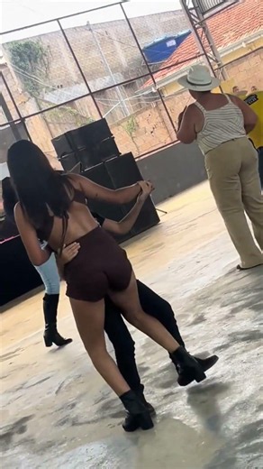 Olha o mucilon mandando ver! Crédito: @joaodopiseiroo_ #dança #forró #piseiro #dançando