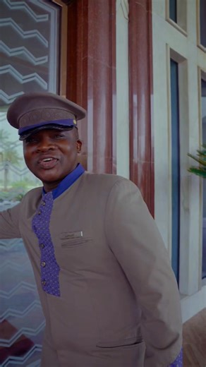 ✨The Ritz-Carlton, Doha welcomes you again to the most magical season of the year. This year, join them in celebrating 25 Years of Iconic Celebrations with these amazing offers. 🔸Festive Brunch at Lagoon: 🗓️December 25th ⏱️1:30 PM – 5 PM 💳QAR 410 (Soft beverages included) 🔸Festive Eve Dinner December 24th: 🔅Sel & Miel A Parisian-inspired five-course set menu ⏱️8 PM onwards 💳QAR 295 per person 🎶live entertainment 🔅B-Lounge ⏱️6 PM onwards 🔅STK ⏱️6 PM onwards 🎊Holiday Activities & Afterno