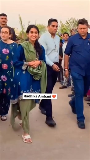 Radhika Merchant Temple Visit 🙏✨ | Divine & Peaceful Moments 👑❤️