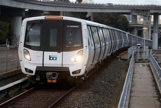 S.F. BART station fills with smoke during rush hour commute