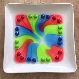 63K views · 528 reactions | Here's a great spring activity that can be done indoors or outdoors! Create color effects using candy and some water. Then watch the colors swirl!  | ABCmouse.com Early Learning Academy | Facebook
