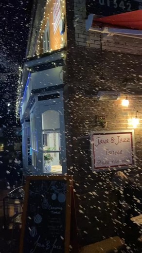 We’re set up for Late Night Shopping ✨ and it’s snowing!! . . #java #snow #forestrow #eastgrinstead #ashdownforest | Java and Jazz