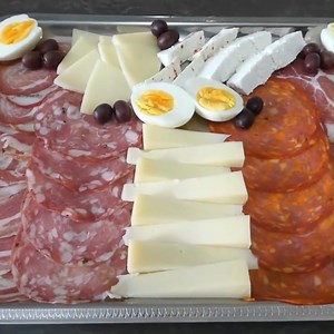 ECCO IL CALSSICO PRANZO DI PASQUA NAPOLETANO 😋 DA FARE TUTTO Clicca i link di seguito per le specifiche ricette: ------------------------ Casatiello 👉 https://youtu.be/ePBX1TL_ovU Minestra 👉 https://youtu.be/TEp4Om4Uhyo Pasta al forno 👉 https://youtu.be/MGC7bOueT4c Sartù di riso 👉 https://youtu.be/VMKVzXB8nr4 Cannelloni 👉 https://youtu.be/OjVkxs7ZC18 Lasagna 👉 https://youtu.be/Yh4LzSeaNes Agnello al forno 👉 https://youtu.be/UpXB9QTu0hs Carciofi arrostiti 👉 https://youtu.be/X9Tr8mNj1Mk C