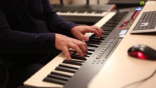 Roland Fantom VS Roland RD 2000