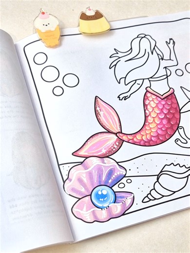 Coloring a seashell with a pearl 🐚 Part 2 of my underwater tutorial series from How to Color book 🫧 Pastel purple, pink and blue tones, finished with white gel pen for that soft, pearly glow ✨ #coloringtutorial #underwaterart #markerblending #satisfyingcoloring #zigzagmojo