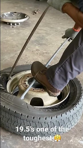Three bar technique on a 19.5 #tires #pro #shorts