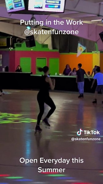 Putting in the work at Skate N’ Fun Zone! #skatenfunzone #rollerskating #spinning #skating
