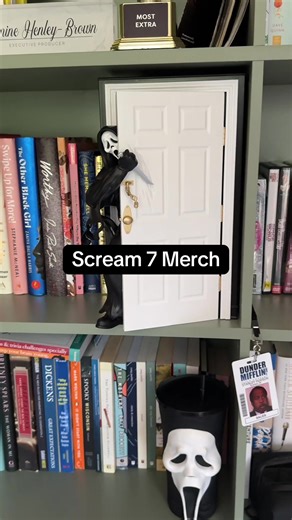 You can get the “Let Me In”popcorn holder and Ghostface Gripper Cup from your local @AMC Theatres! #scream7