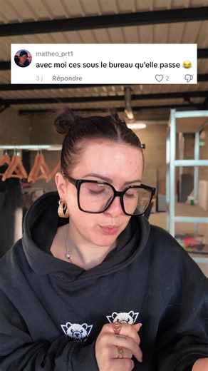 Ce n’est pas mon contenu habituel. Mais aujourd’hui j’avais besoin d’en parler. Derrière les vidéos, il y a une vraie personne. Les mots ont un impact, même quand ils sont écrits derrière un écran. Le manque de respect, les attaques gratuites et la méchanceté banalisée, ça touche. Et ça ne devrait jamais être normalisé. Dénoncer ce genre de comportements, c’est aussi rappeler qu’on peut s’exprimer sans rabaisser. Si cette vidéo peut faire réfléchir ne serait-ce qu’une personne, alors elle a sa p