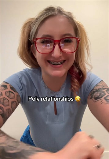 It’s not really how it works but I do know one guy wi th 5 girlfriends | poly relationships