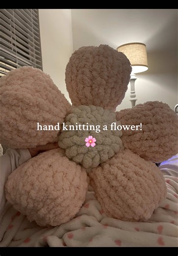 Spring Craft: Hand Knitting a Flower Pillow