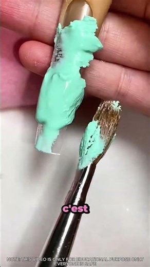 Comment poser des extensions en acrylique comme une pro