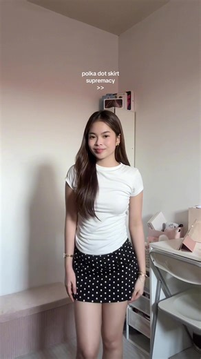 Stylish Basic Outfit Ideas with a Polka Dot Skirt