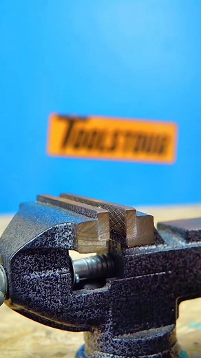 79K views · 470 reactions | DIY LOCK PIPE CLAMP #pipe #diycrafts #construction #constructionlife #pipeclamps | Robert Redford | Facebook