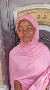 Bayan fage Idris ya shammace mu. Amma abinda ya sa na kawo wannan hirar abin ya faru ne 2018 lokacin Salma ta gama Nursery a Kd ta dawo zata shiga primary ta juya wata waƙa a duk lokacin da muka fita unguwa ta ga yara sun taso makaranta sai ta raira wannan waƙar, dan haka na gaggauta kai ta makaranta ba wadda raina ya so ba. Ranar da ta fara zuwa kuma ta sake yi wani baitin Wlh abin ya tsaya min a raina lokacin ba zan manta ba. | Halima K Mashi