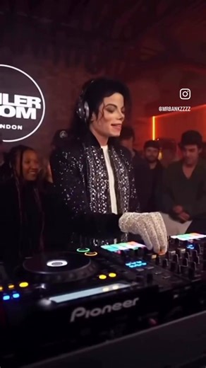 threewolves718 (@threewolves718)’s videos with original sound - threewolves718