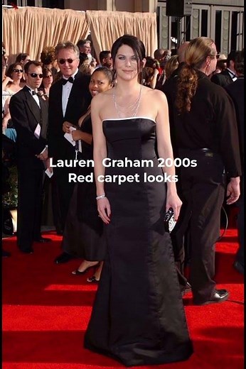 Lauren Graham 2000s redcarpet looks#fashion#celebrityfashion#redcarpetlook#laurengraham#gilmoregirls