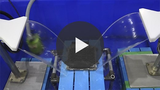 スプラッシュウォーター衝撃試験（水はね試験）