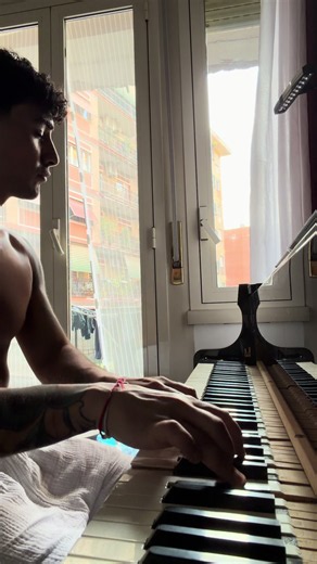 Golden hour 💆‍♂️ #piano #goldenhour | piano