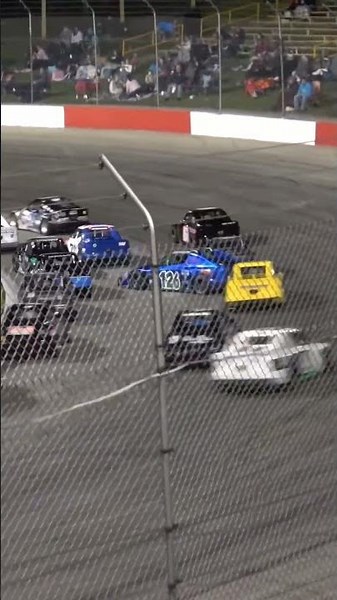 Bandoleros spin and wreck at Jefferson Speedway. #Bandoleros#speedwayracing#racing #stockcarracing