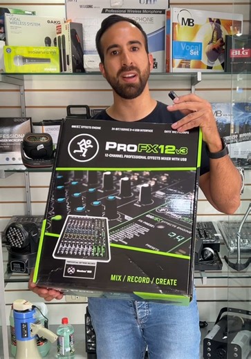Consola de mezclas Mackie ProFX12 para eventos