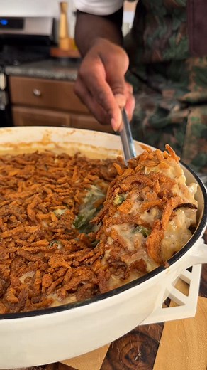 Green bean casserole was never on our holiday menu BUT NOW it will be every year cuz this is 🔥 REFILE BELOW Ingredients • 1 ½–2 lbs fresh green beans, trimmed and cut in half • 1–2 tbsp avocado oil • 3–4 tbsp butter • 8 oz fresh mushrooms, sliced • 1 small onion, finely diced • 3–4 cloves garlic, minced • 3 tbsp all-purpose flour • ½–1 cup chicken broth • 1 cup heavy cream • ½ cup Parmesan cheese, shredded • ½ cup mozzarella cheese, shredded • ½ cup pepper jack cheese, shredded • Salt, pepper, 