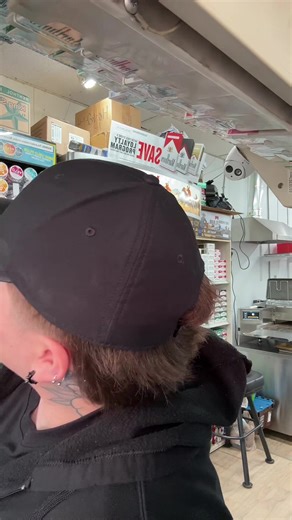 ECUUUUZE ME BIG MAN 👹 | gas station lady customers