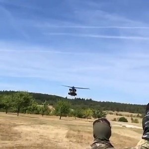 German version of the CH-53D for German Army Aviation Corps. It's crazy how much different this sounds to CH-53D with EAPS (Engine Air Particle Separator) installed. Video credits : @nazgul.53 | Defence Express