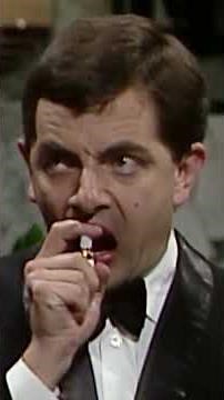 MR BEAN'S BREATH SMELLS BAD! #classicmrbean #funny #britishcomedy #shorts
