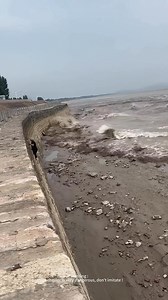 60K views · 95 reactions | Walking on the edge with raging waves — one wrong step…#dangerzone #wavepower #respecttheocean #dontdoit | 1Dakika Bilgi | Facebook