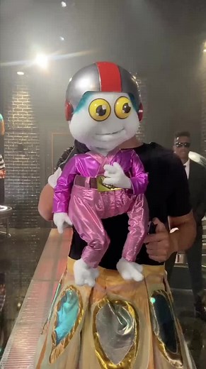 We need some space after finding out #MarkSanchez was #BabyAlienMask. 🚀 #TheMaskedSinger #fyp