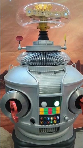 Danger Will Robinson! Robot B-9 from Lost in Space at #terrificon
