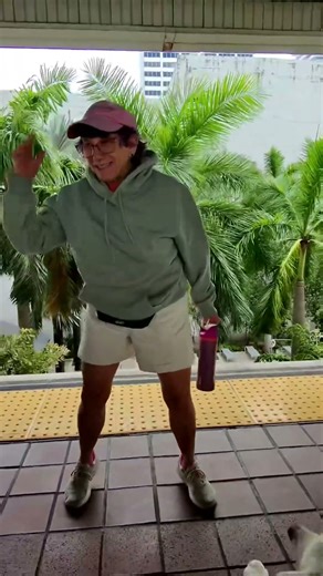 Just waiting for the train… and collecting compliments 😌🐾