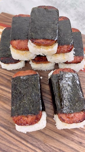 Spam Musubi If you are against SPAM, this recipe is not for you. It takes less than 10 minutes to put together (if you already have rice made) and my kids love it so it’s a win win for me! They LOVE having SPAM musubis for dinner so this is easily one of our favorite quick weeknight meals. Ingredients: - 1 can of spam - Cooked rice (I used short grain rice) - Spam Musubi Sauce - Nori sheets (seaweed) Sauce: - 2 tbsp light soy sauce - 1 tbsp oyster sauce - 1 tbsp mirin - 1 tbsp sugar Directions: 