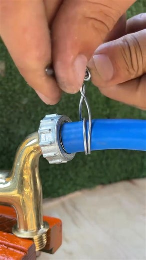 The ultimate trick to keep your hose from popping off the faucet Simple, tight and completely leak-free. #USA #PlumbingHack #DIYGenius | Tool Titans