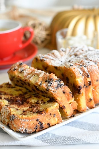 ✨ chocolate chip pound cake ✨Imagine waking up to a slice of this 😍This cream cheese pound cake is a perfect blend of dense, moist perfection and a chocolate chip explosion. Simple ingredients, big flavor – because breakfast should always be this good 😍Here is the recipe for you 🥰INGREDIENTS* 8 ounce (226g) full-fat brick cream cheese, softened to room temperature* 4 oz (115g) unsalted butter, softened to room temperature* 1 teaspoon vanilla extract* 1 cup (100g) sugar* 3 large eggs* 1 1/2 cu