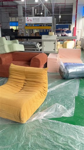 Compressed sofa source factory#sofa #furniturefactory #couch #sofa #boxsofa #sofainbox #boxchair #livingroom #muebles #business #livingroomfurniture #sofabed #compressionsofa #compressedsofa #furniture #sofafactory #bonelesscouch #modularcouch