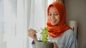 7 Menu Makanan Buka Puasa & Sahur untuk Diet yang Enak dan Sehat, Bantu Turunkan BB hingga 10 Kg